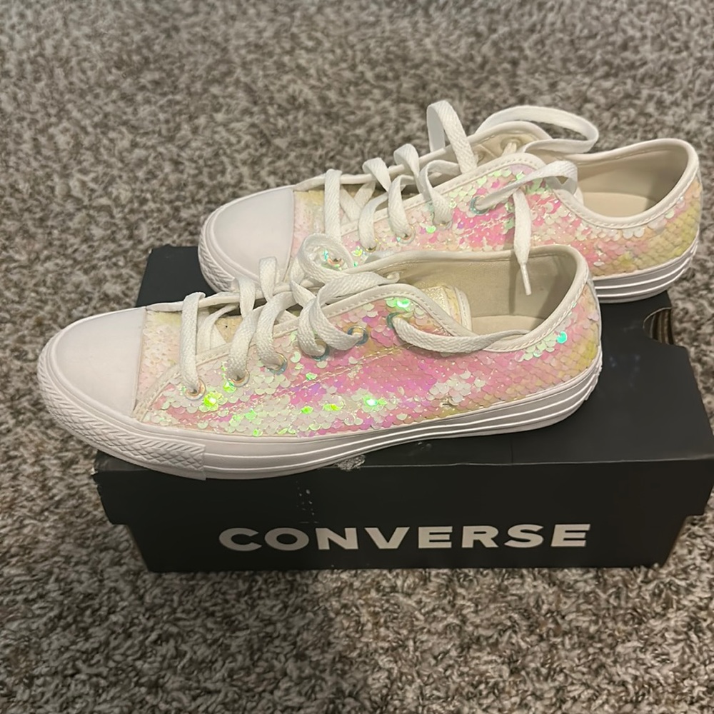 Sequin converse with box